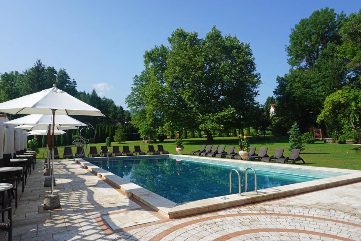 Gartenhotel Kloepferkeller Eibiswald ภายนอก รูปภาพ