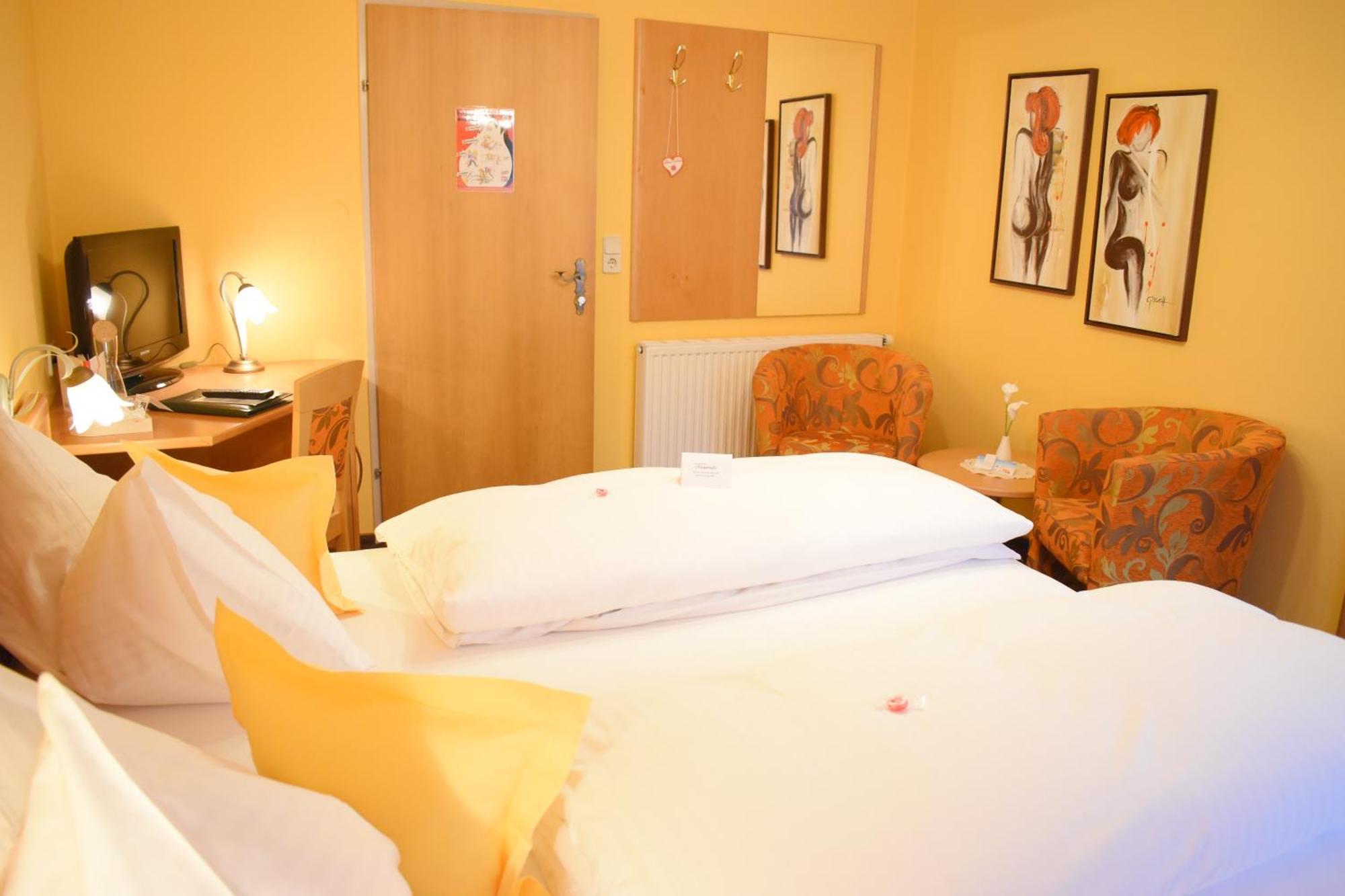 Gartenhotel Kloepferkeller Eibiswald ภายนอก รูปภาพ