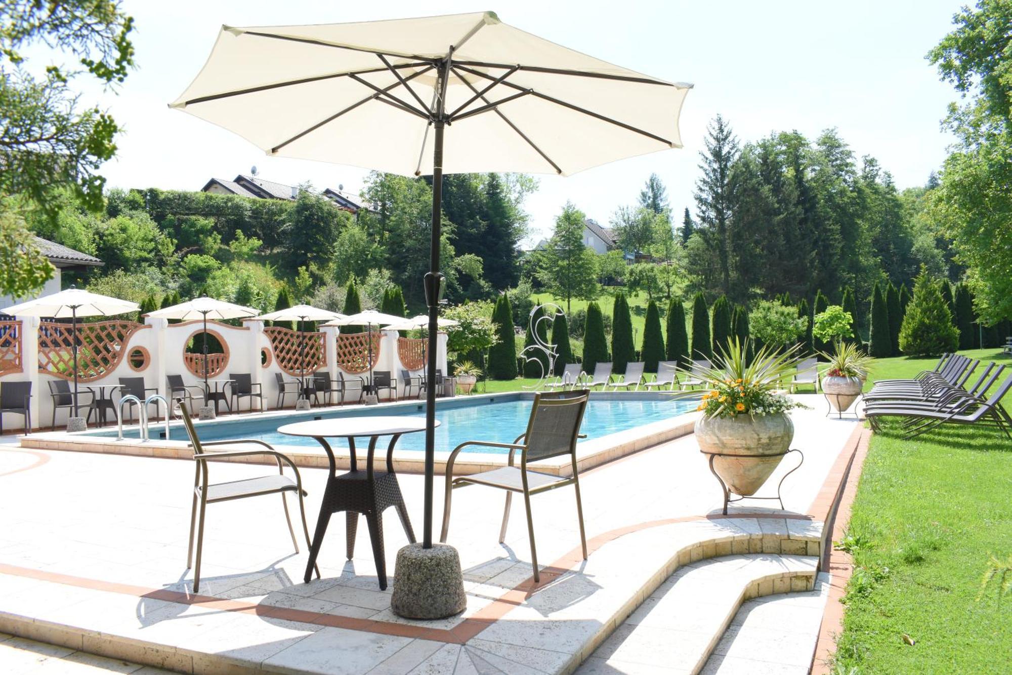 Gartenhotel Kloepferkeller Eibiswald ภายนอก รูปภาพ